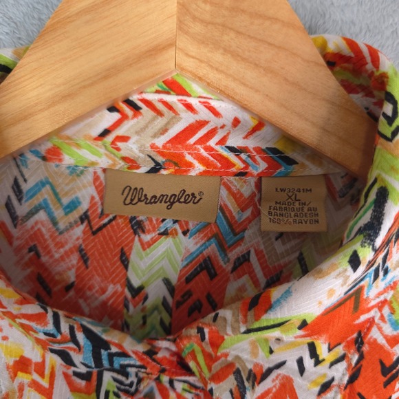 Wrangler Shirt Womens XL Chevron Geometric Rayon Button Up Pearl Snap Western - Picture 5 of 9